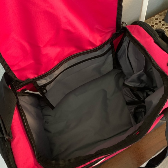 New Nike duffle bag bag - Picture 6 of 8